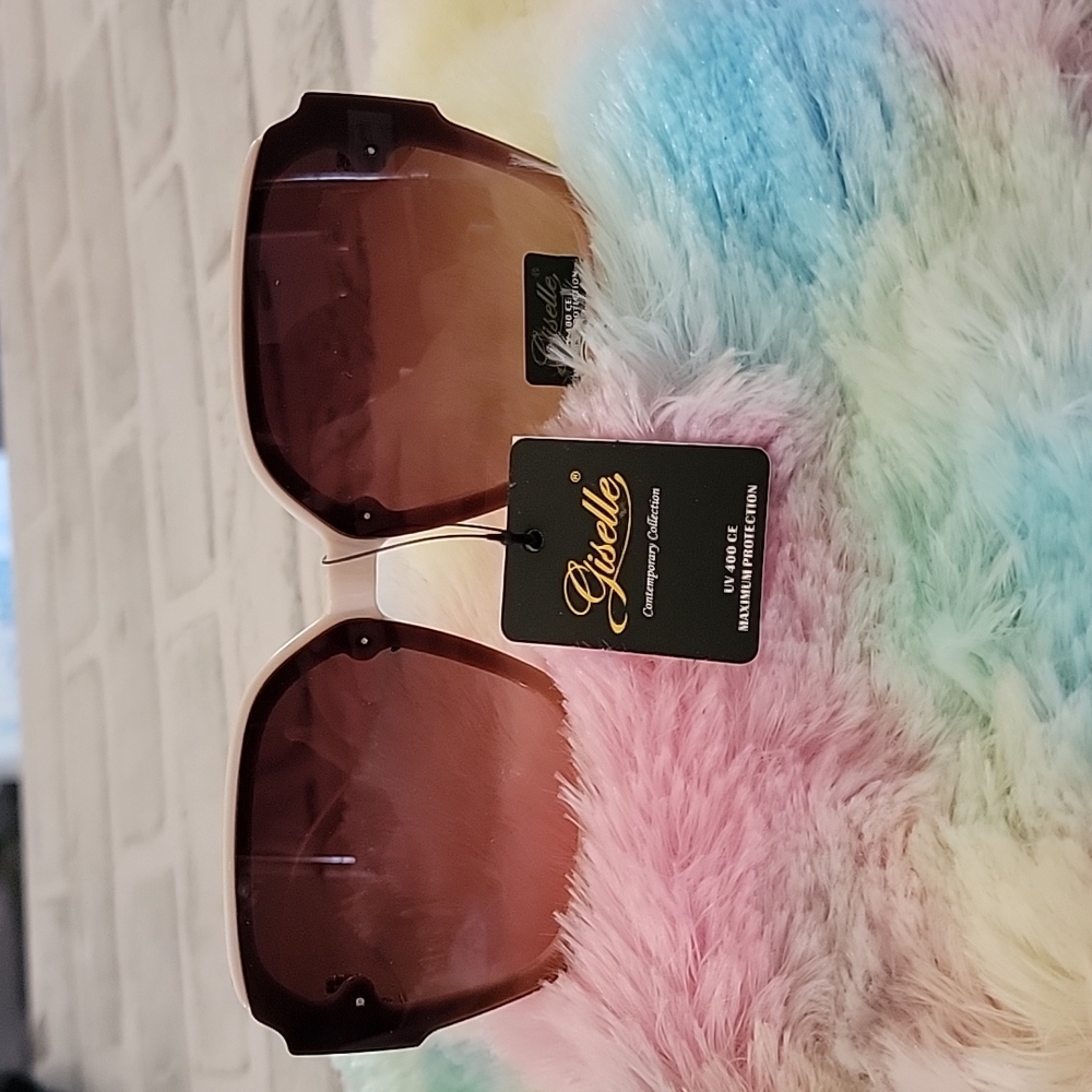 NWT GISELLE DISIGNER STYLE  SUN GLASSES